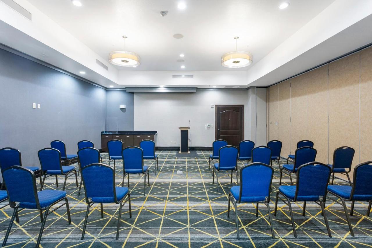Holiday Inn Hotel & Suites Waco Northwest By Ihg Bellmead Екстериор снимка