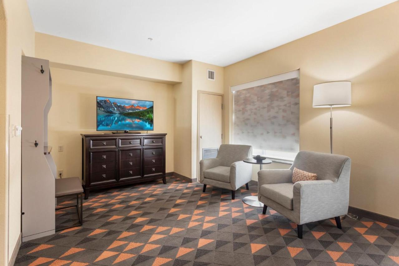 Holiday Inn Hotel & Suites Waco Northwest By Ihg Bellmead Екстериор снимка