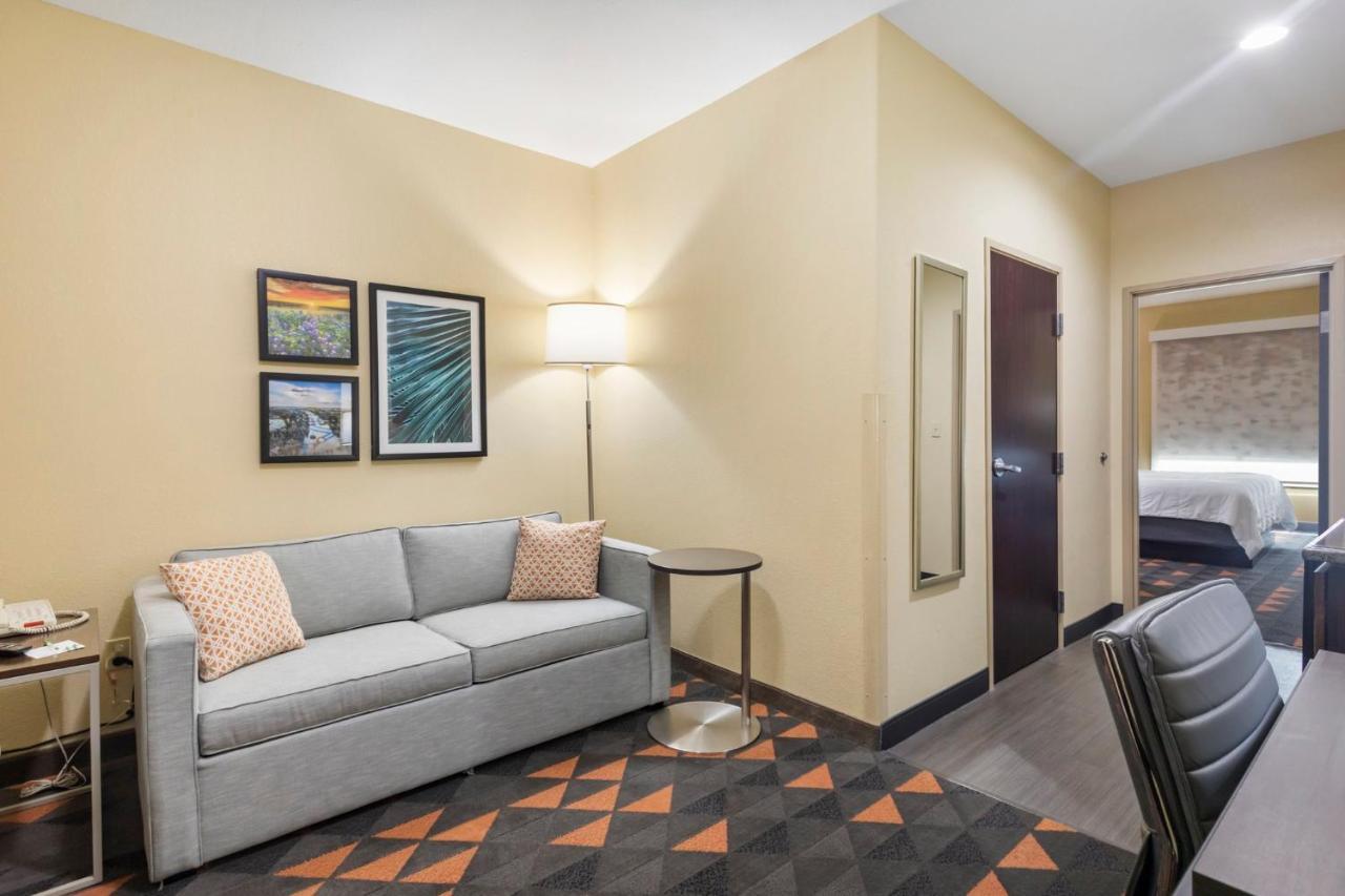 Holiday Inn Hotel & Suites Waco Northwest By Ihg Bellmead Екстериор снимка