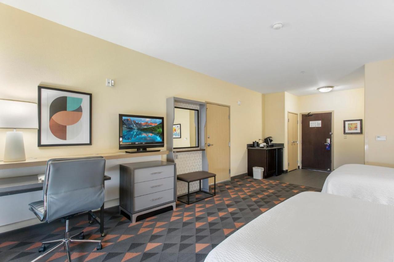 Holiday Inn Hotel & Suites Waco Northwest By Ihg Bellmead Екстериор снимка