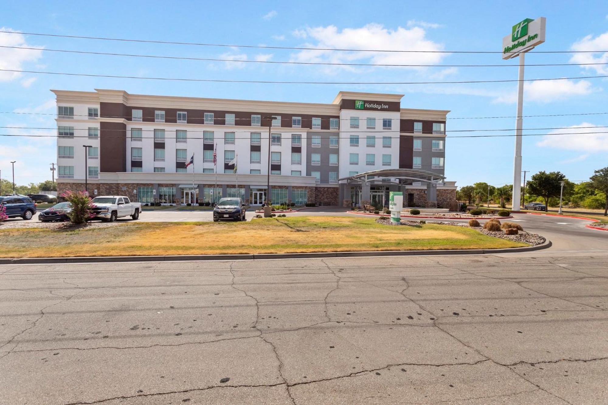 Holiday Inn Hotel & Suites Waco Northwest By Ihg Bellmead Екстериор снимка